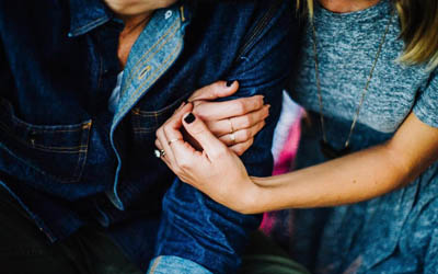 Oknum Kades Digerebek Istri saat Berduaan dengan Bidan Desa di Hotel